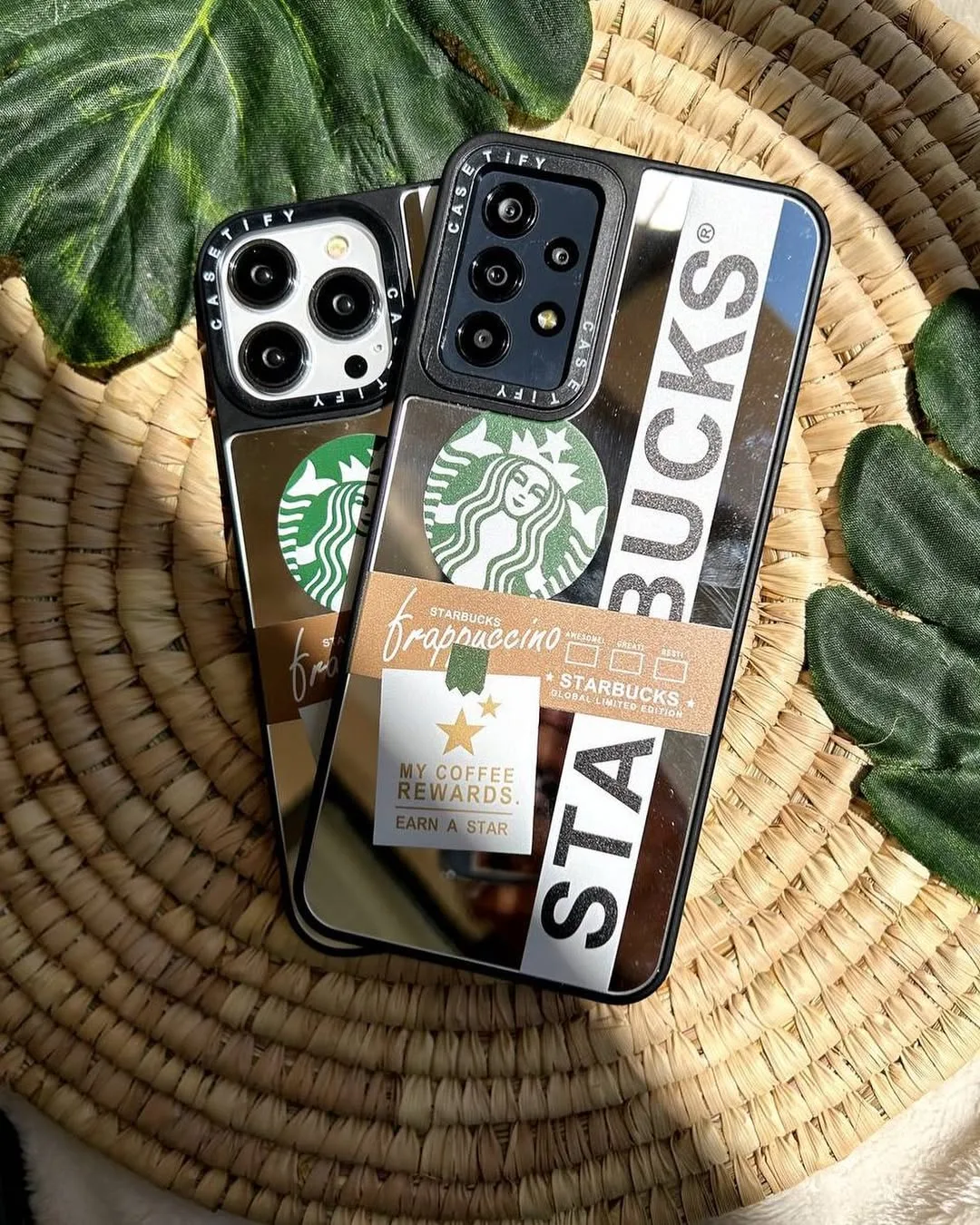 قاب آینه‌ای طرح استارباکس Casetify، رنگ قهوه‌ای، سبز، سفید و مشکی، جنس پلاستیک، مستطیلی