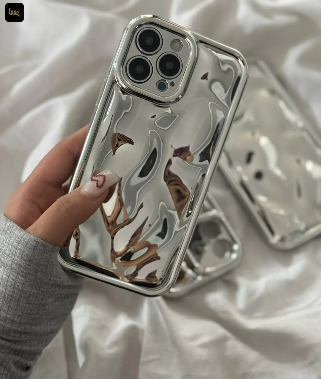 قاب آینه‌ای لونار، رنگ نقره‌ای، جنس پلاستیک، قاب آینه‌ای موج‌دار