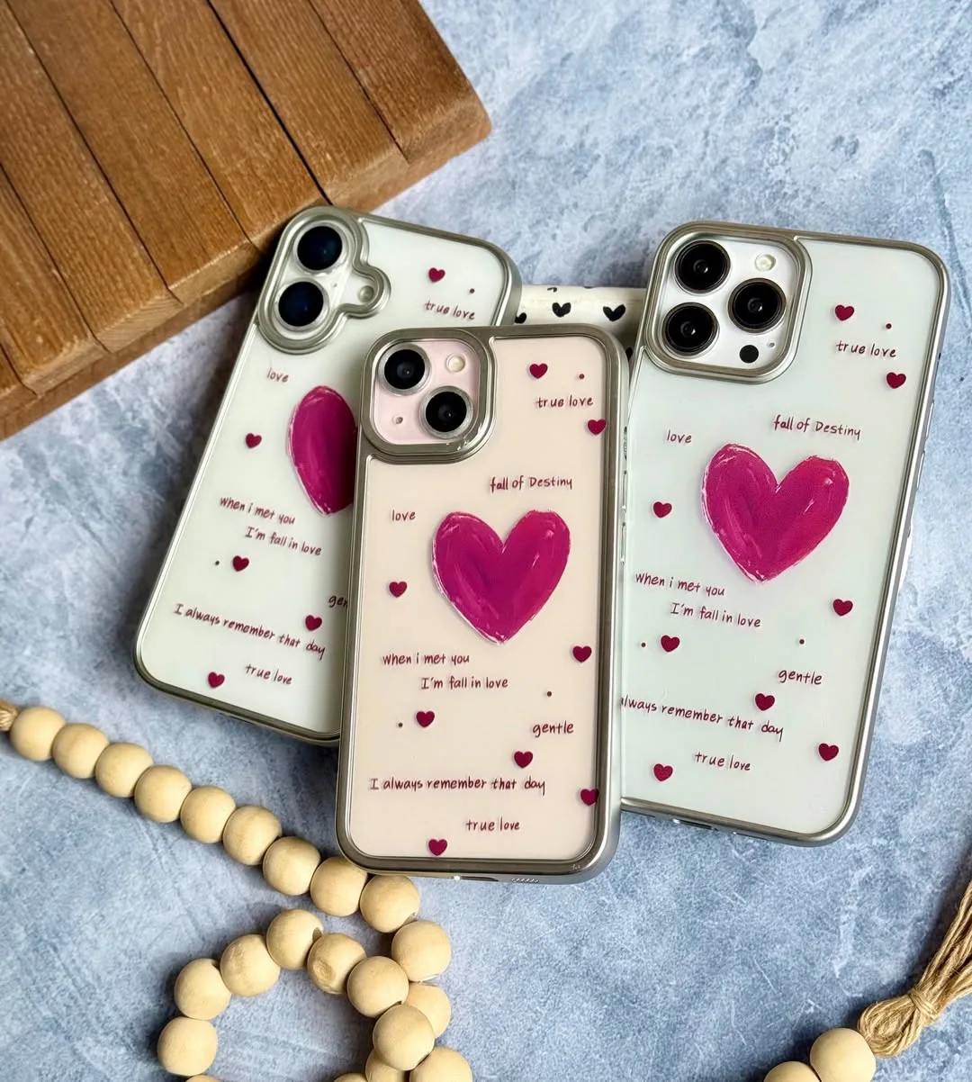 قاب شفاف True Love — عکس ۹