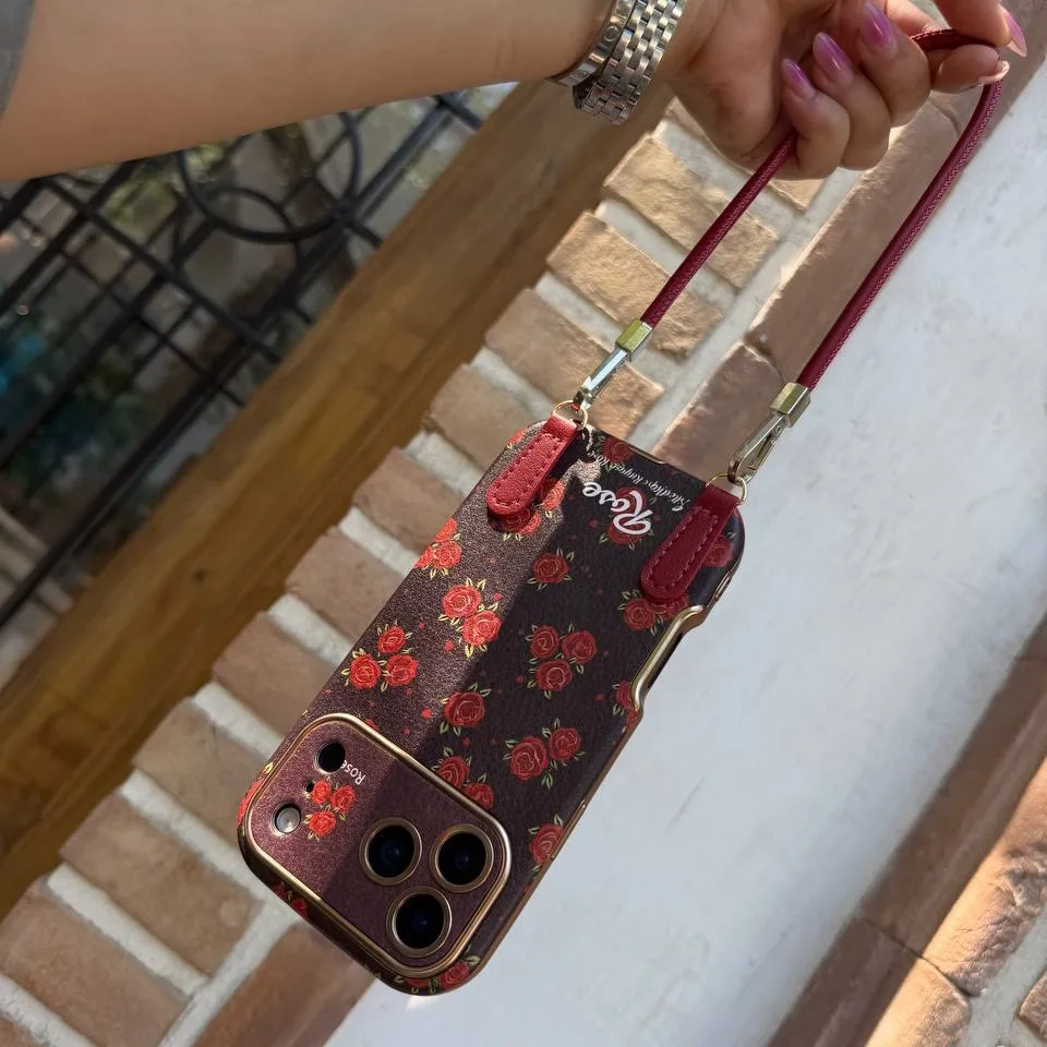 قاب رز نیمه‌شب — عکس ۷