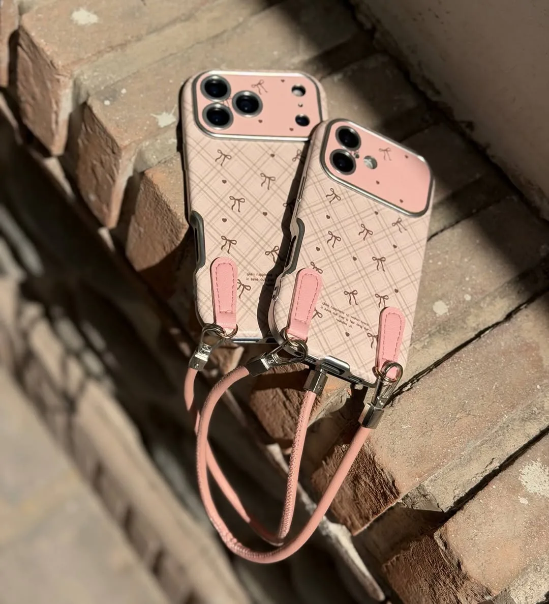 قاب روبان صورتی — عکس ۴