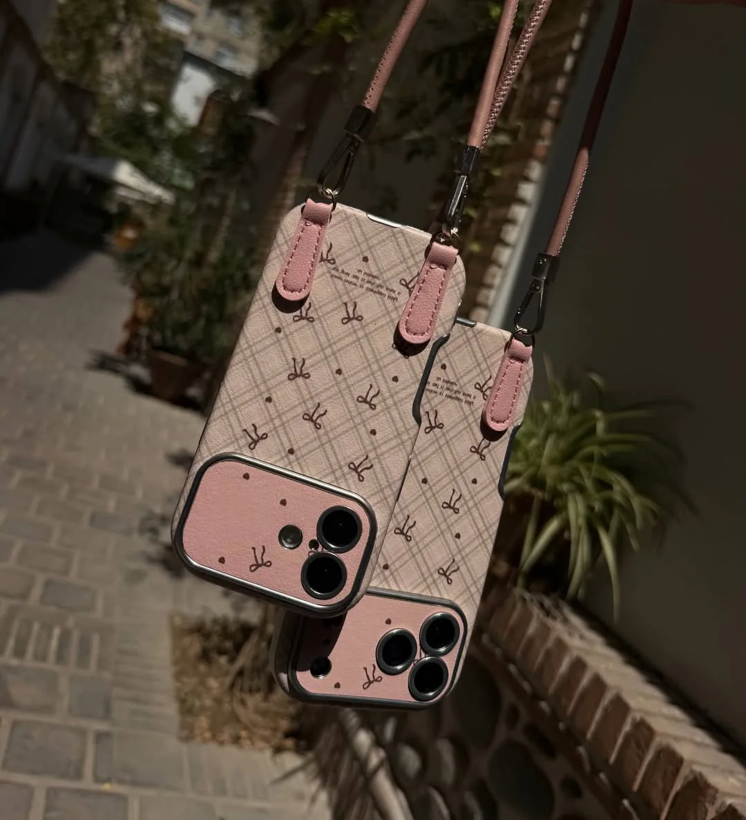 قاب روبان صورتی — عکس ۵