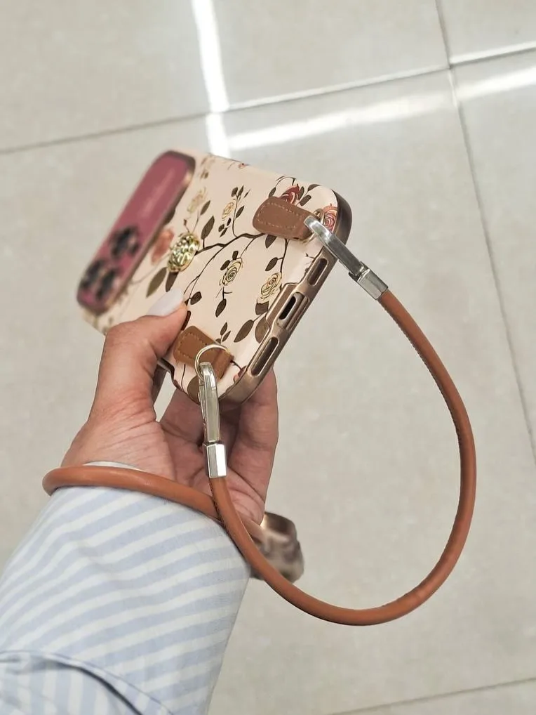 قاب کانسپت گل رز با آویز چرمی — عکس ۳