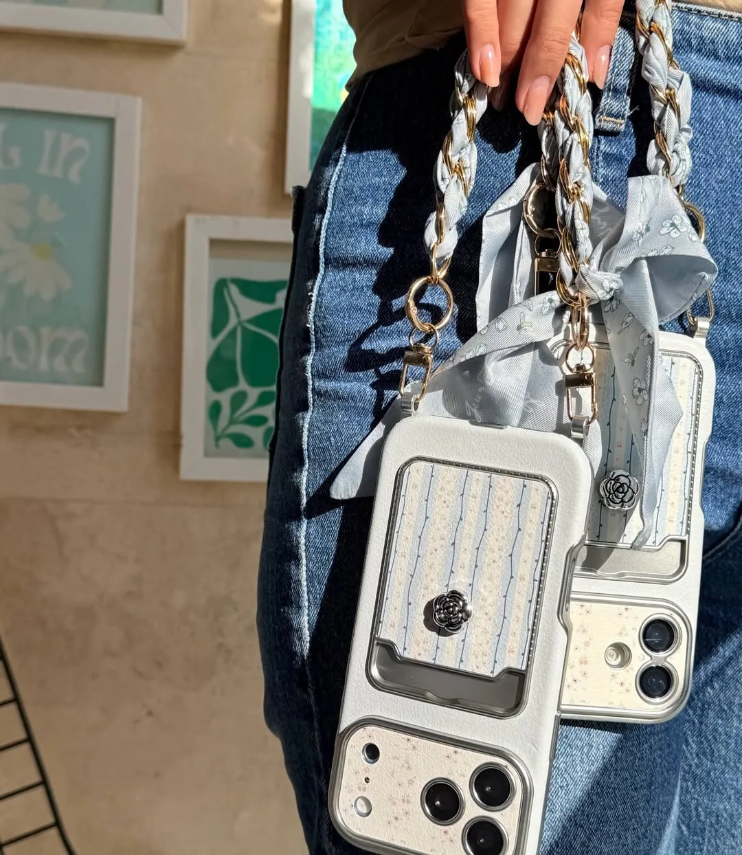 قاب گل برجسته با بند مچی پارچه و زنجیر — عکس ۴