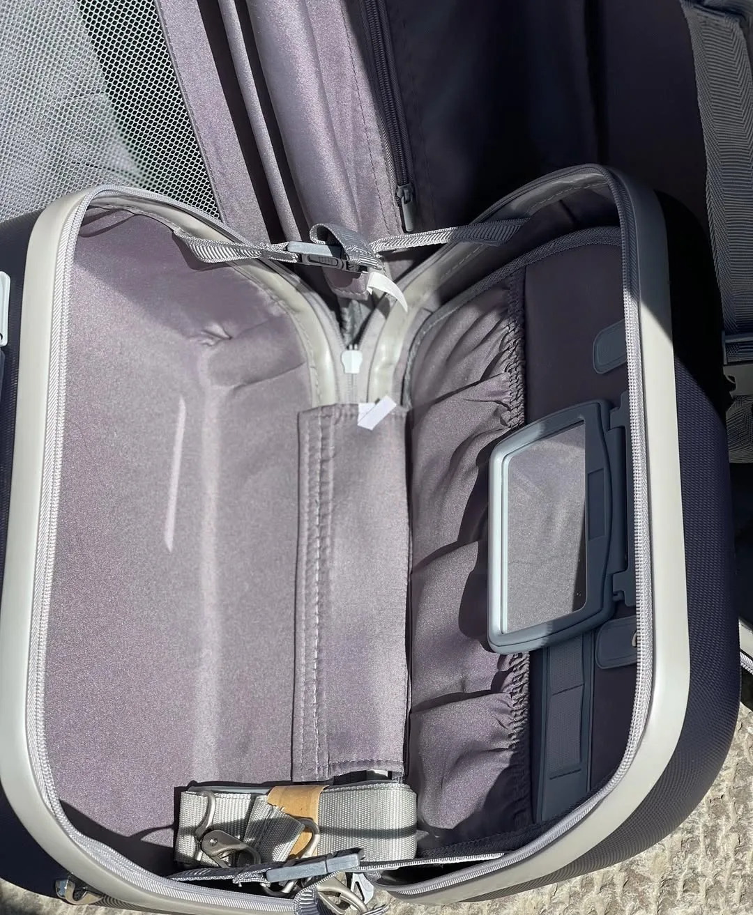 ست چمدان و کیف دستی — عکس ۶