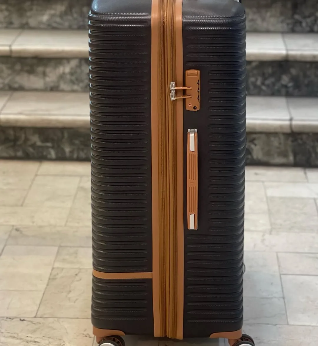 چمدان — عکس ۳