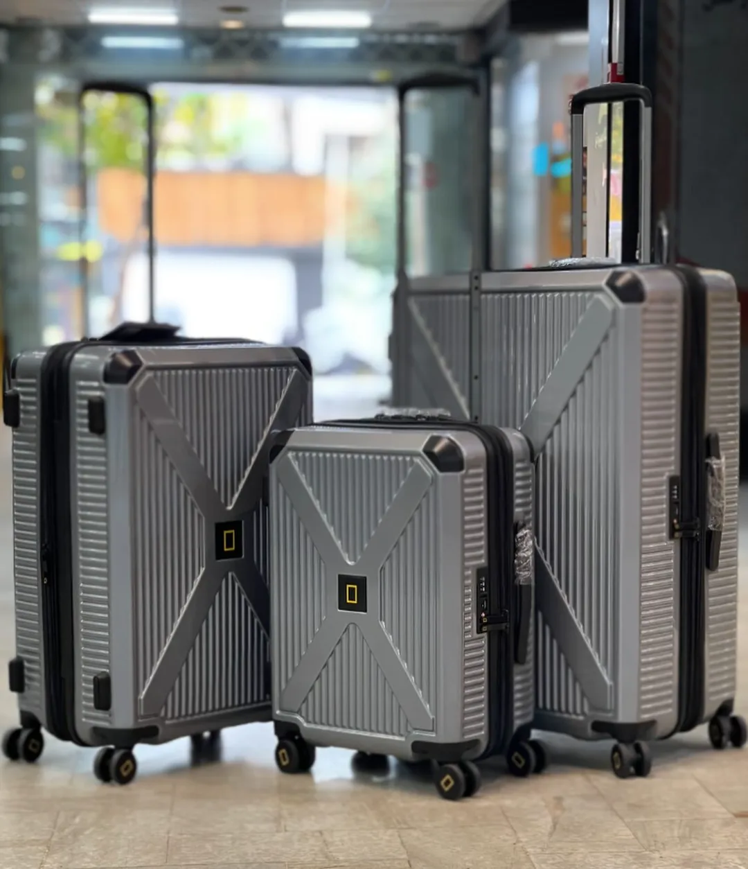 چمدان کوچک ۵۰ بدون چرخ — عکس ۲