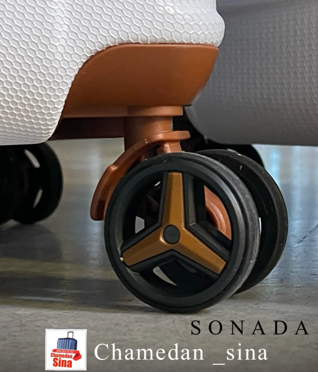 چمدان و کیف — عکس ۴