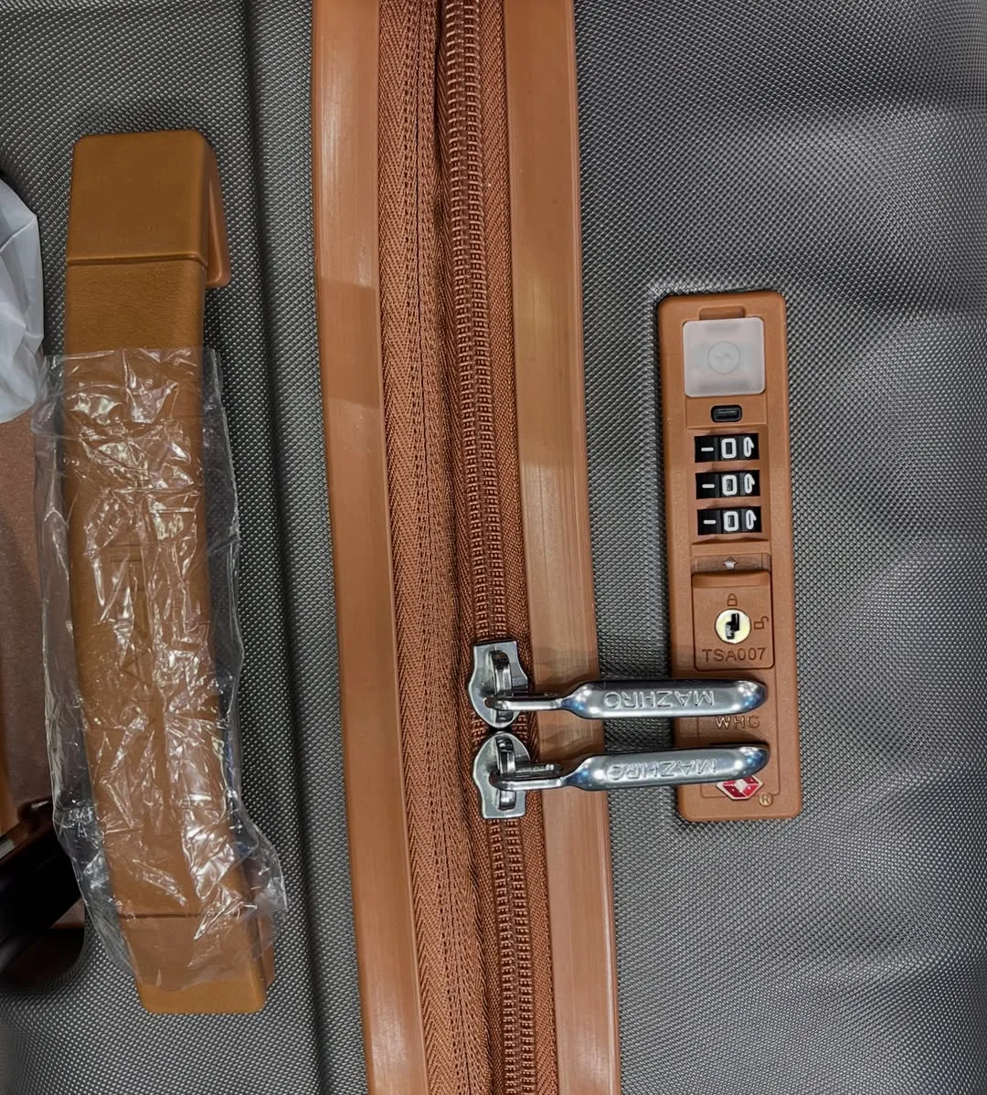 چمدان پورت USB — عکس ۸