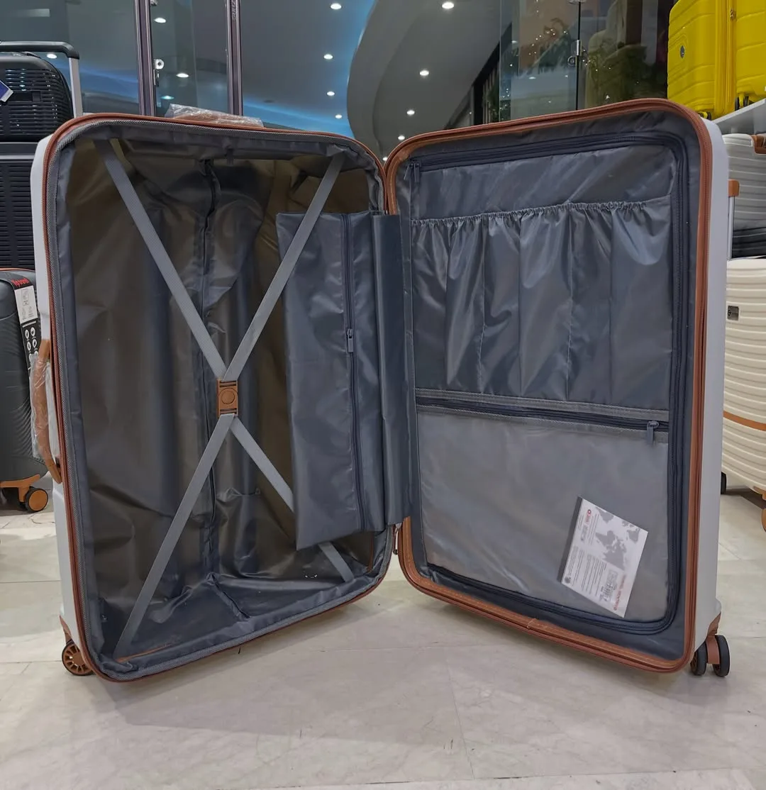 چمدان پورت USB — عکس ۴