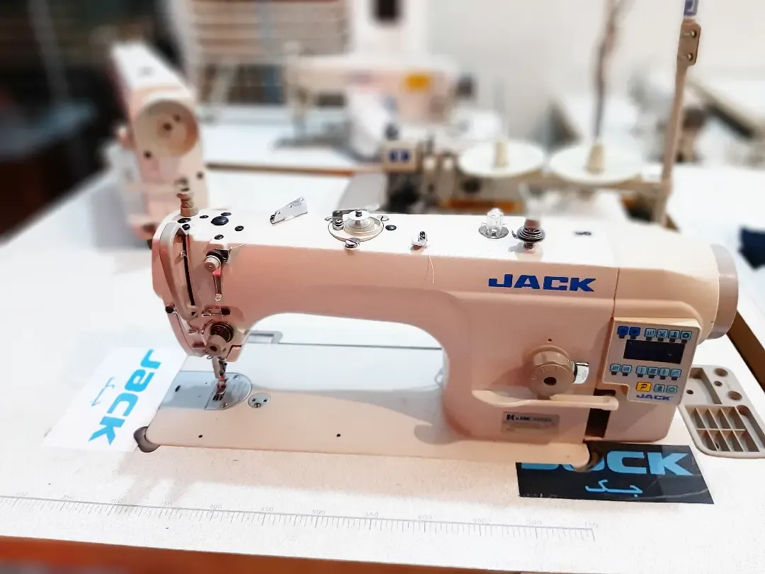 چرخ راسته کامپیوتری نخ‌قطع‌کن Jack، رنگ کرم و سفید، جنس فلز و پلاستیک، صنعتی دیجیتال