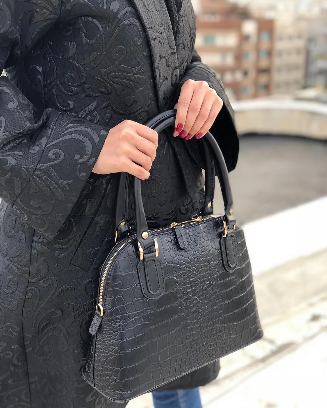 کیف دستی استایل دیبا، رنگ مشکی، جنس چرم، طرح پلنگی، متوسط