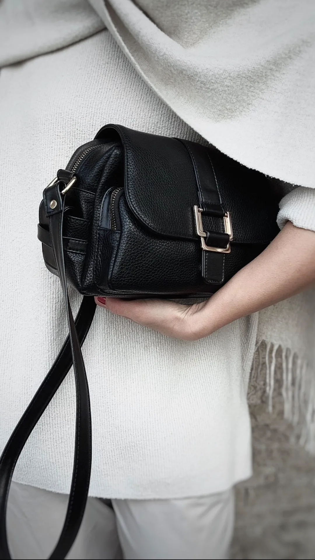 کیف زنانه چرم طبیعی استایل ۴۷۵، رنگ مشکی، دوشی کوچک