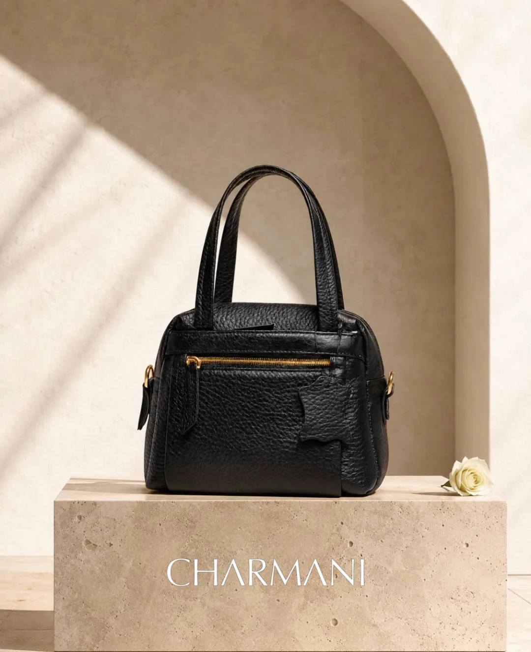 کیف دستی چرمی Charmani، رنگ مشکی و طلایی، زیپدار، مستطیلی