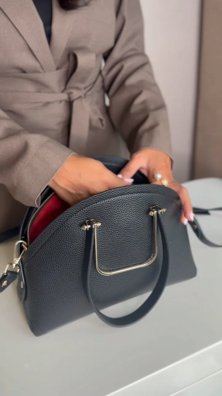 کیف دستی چرمی مشکی، دوشی، نیمدایره
