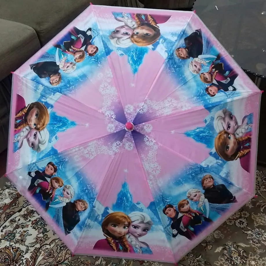 چتر دخترانه تاپ، رنگ صورتی، آبی و سفید، طرح شخصیت کارتونی، دستی، طرح کارتونی
