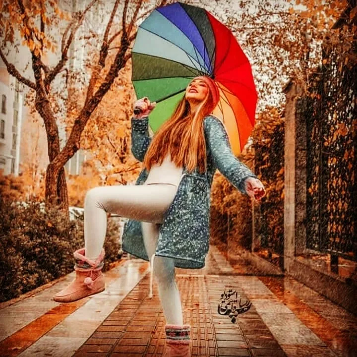 چتر زنانه رنگین کمان ۱۶ فنر، رنگ قرمز، نارنجی، زرد، سبز، آبی و بنفش، جنس پلاستیک، دستی، بلند