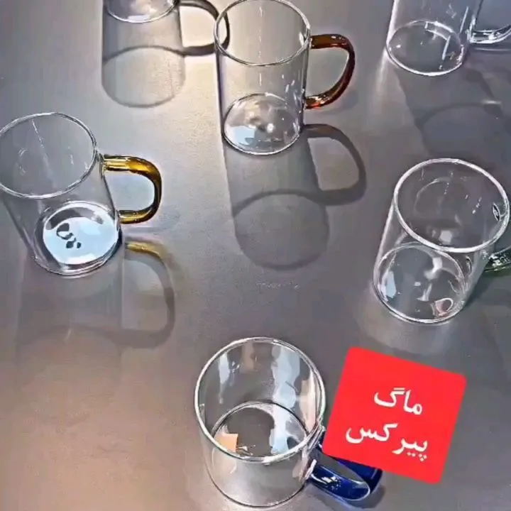 لیوان پیرکس دسته رنگی