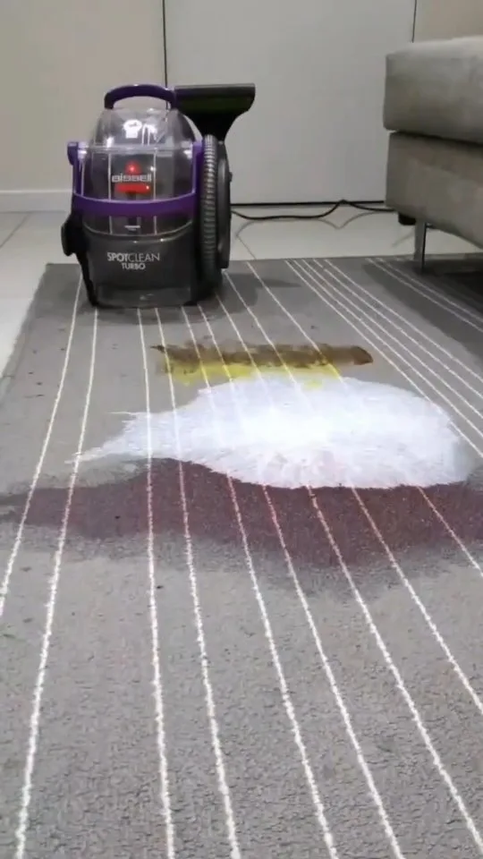 فرش‌شوی و مبل‌شوی بیسل SpotClean Turbo، رنگ بنفش، خاکستری و مشکی، جنس پلاستیک، دستی قابل حمل