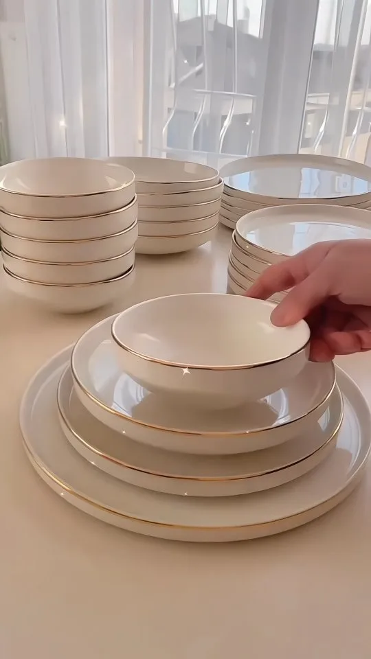 سرویس غذاخوری ۲۴ پارچه شش نفره