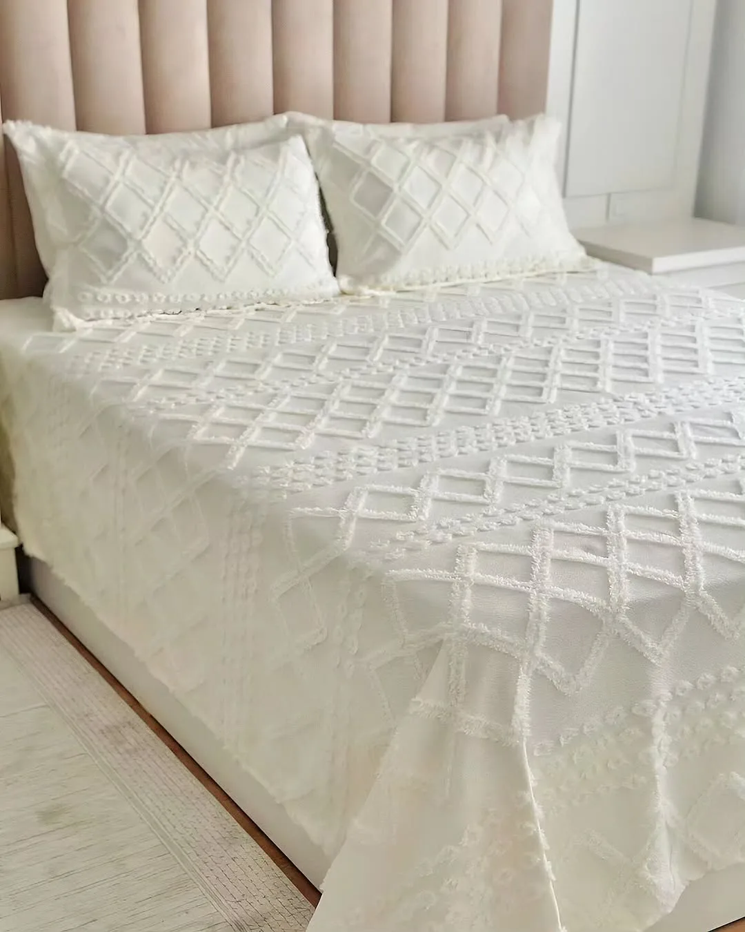 ست روتختی شنیل Jolie Maison، رنگ سفید، جنس پنبه، طرح هندسی، دو تکه، برجسته