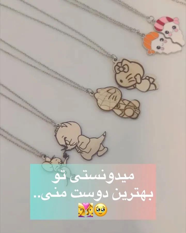 گردنبند ست، رنگ نقره‌ای، مشکی و قرمز، جنس فلز، آویز دار