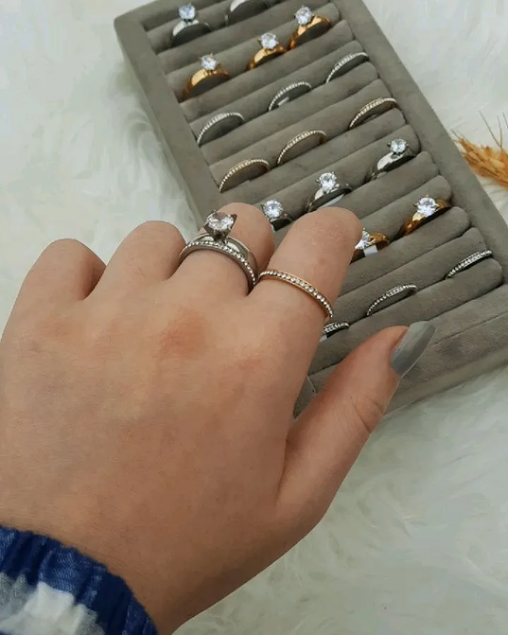 انگشتر استیل نگین‌دار، رنگ نقره‌ای، جنس فلز