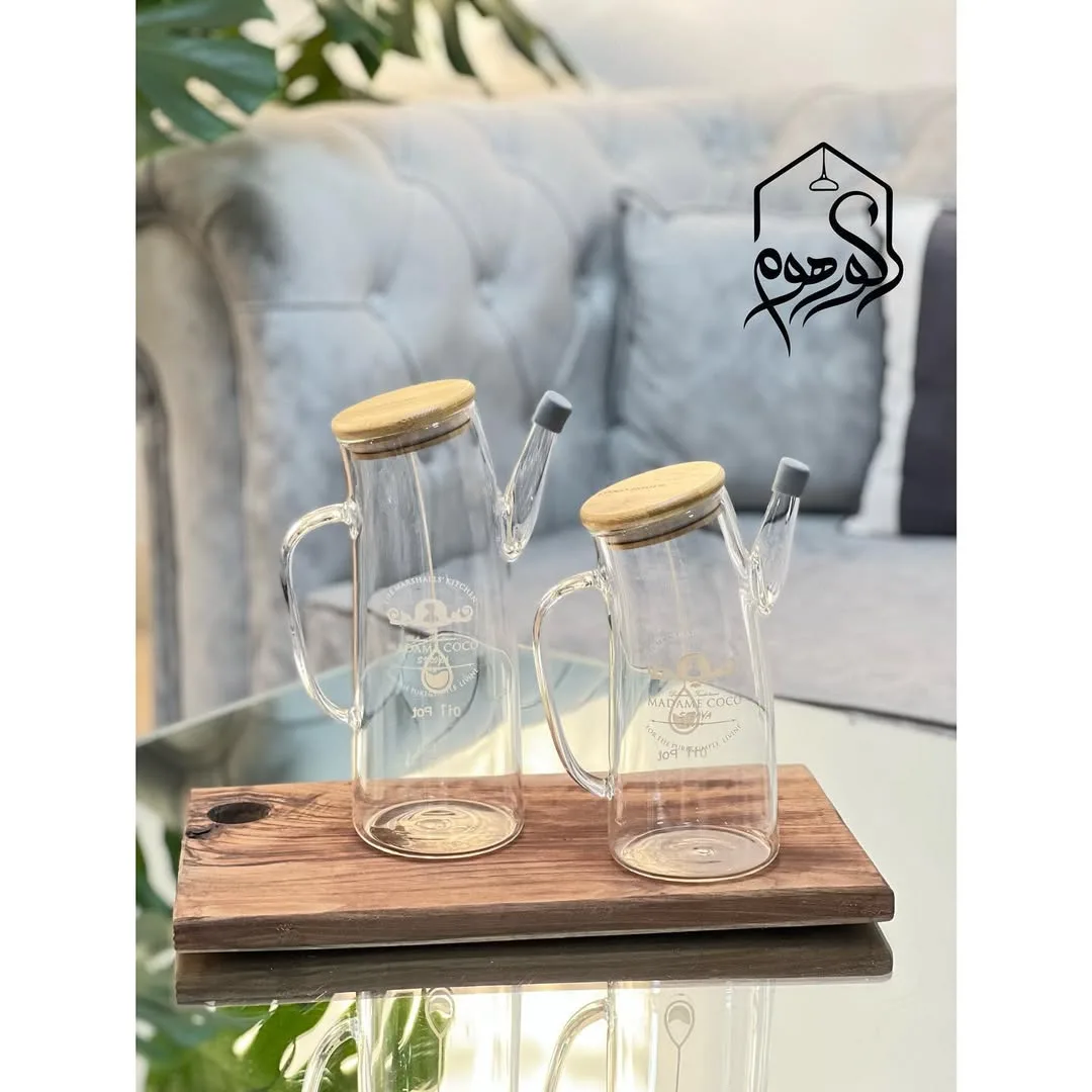 جاروغنی پیرکس درب بامبو مادام کوکو، رنگ شفاف و چوبی، جنس شیشه و چوب، دسته‌دار، زاویه‌دار