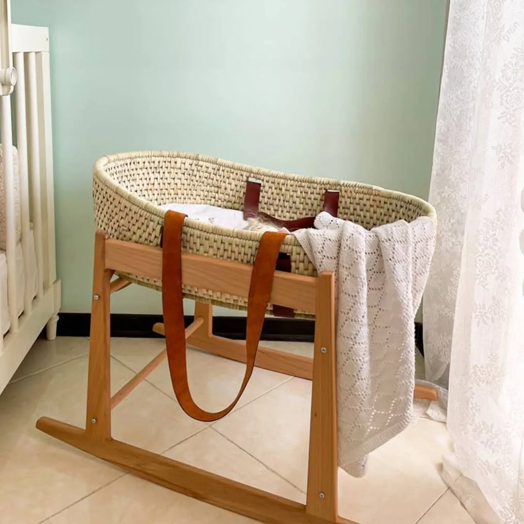 گهواره حصیری با پایه چوب راش