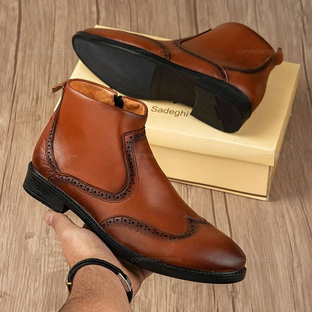نیم‌بوت چرم طبیعی، رنگ قهوه‌ای، ساق‌دار، پاشنه کوتاه