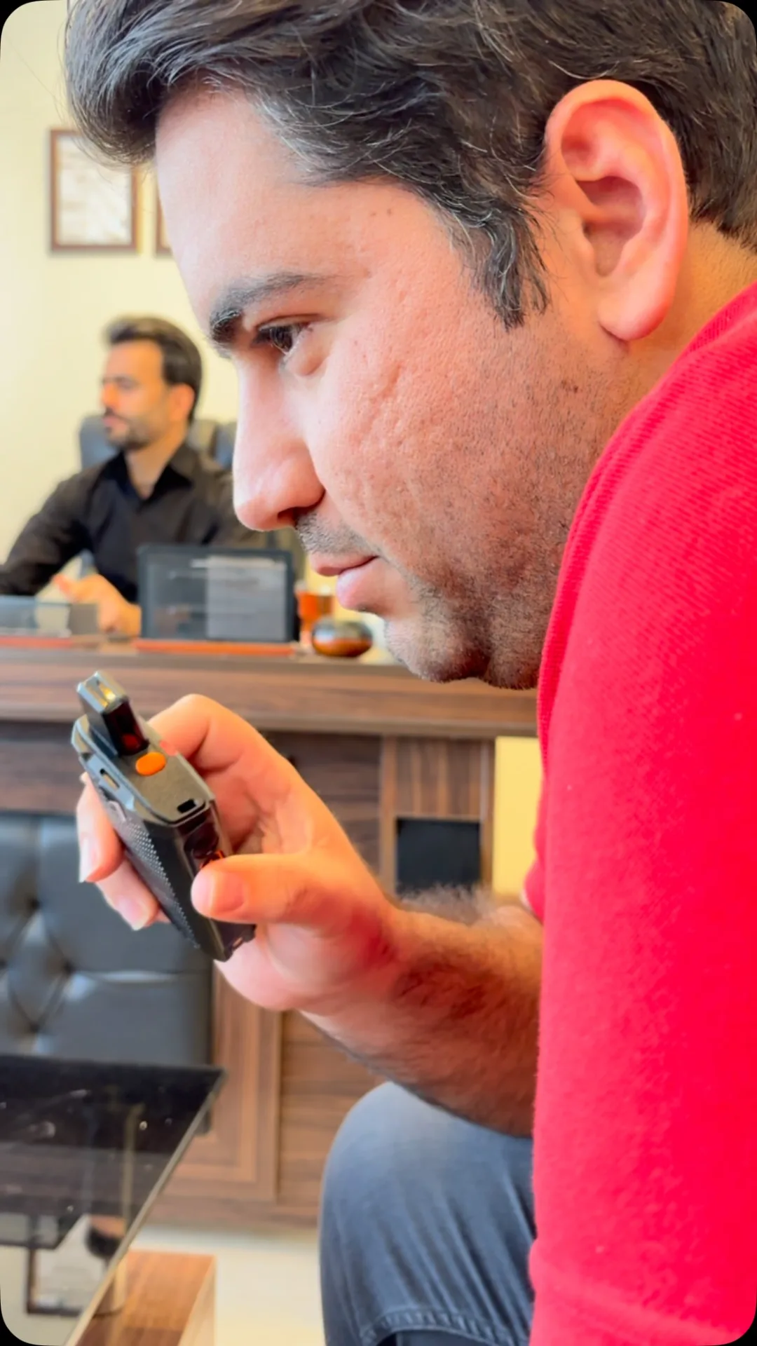 بی‌سیم ایرانسل PNC380، رنگ مشکی و نارنجی، جنس پلاستیک، دستی، مقاوم