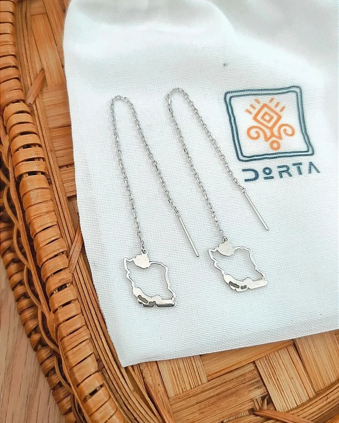 گوشواره طلای زنجیری طرح نقشه ایران، رنگ نقره‌ای، جنس فلز، مدل بلند