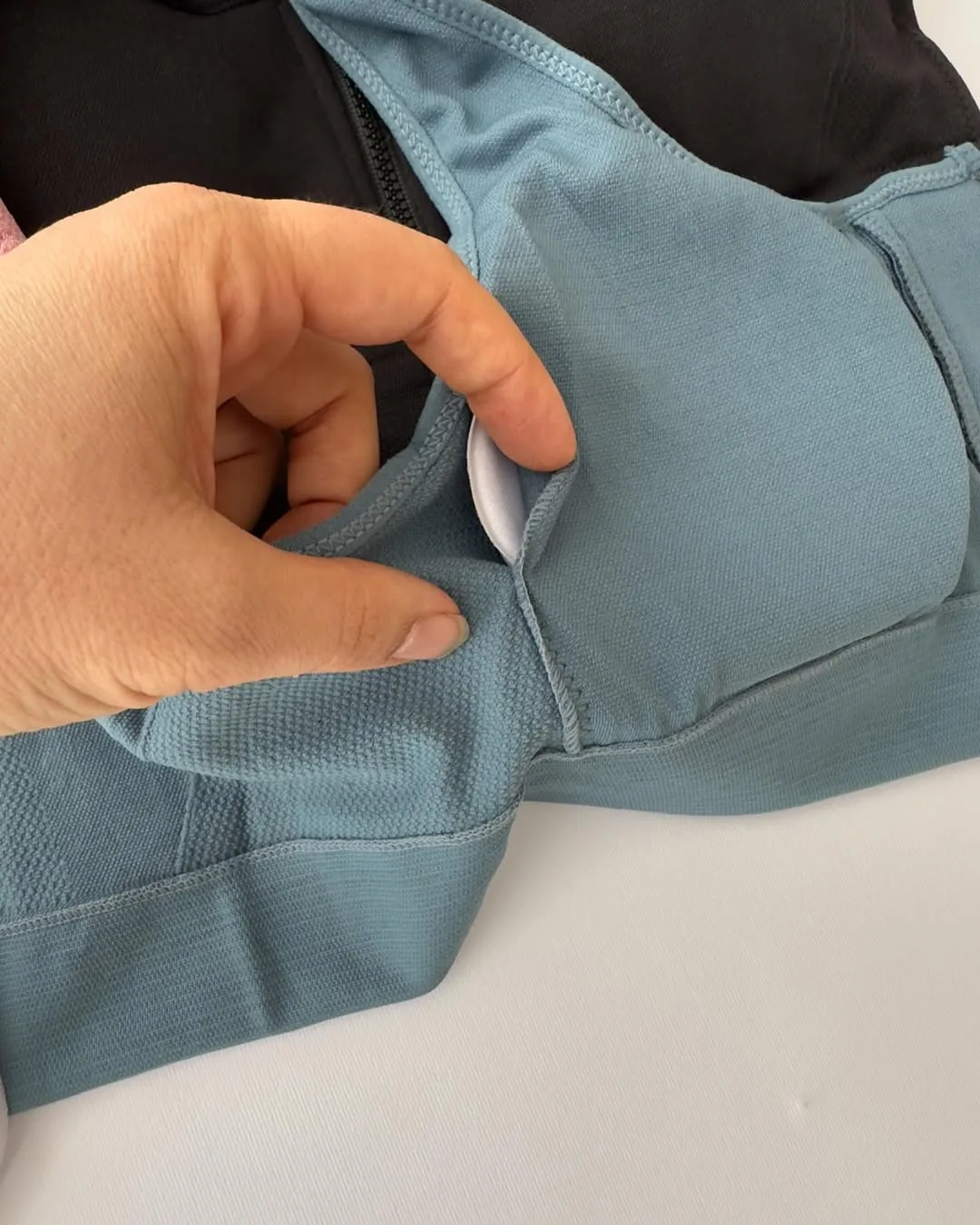 نیمتنه ورزشی جلوزیپ گلدار — عکس ۳