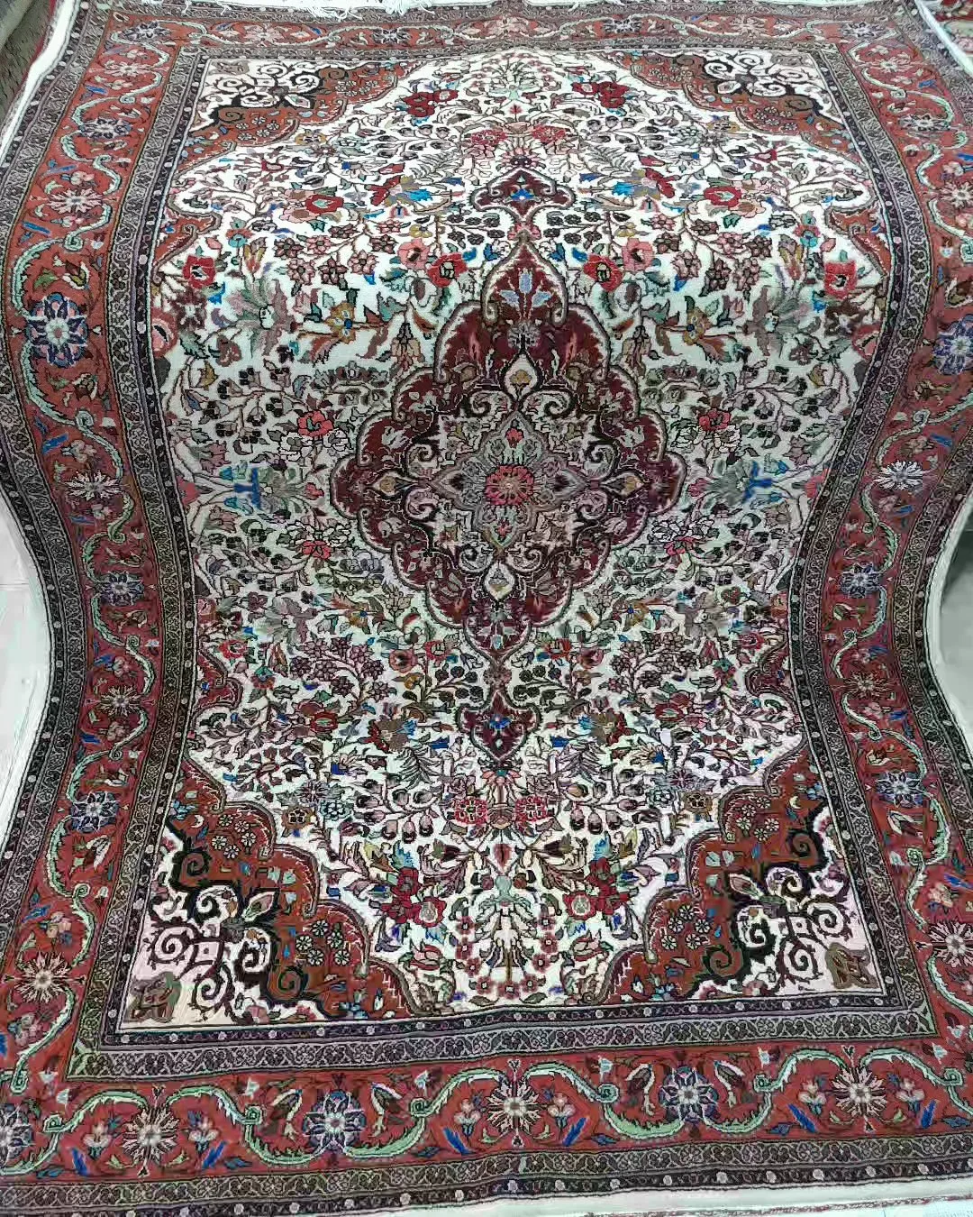 قالیچه جوزان ملایر گل ابریشم