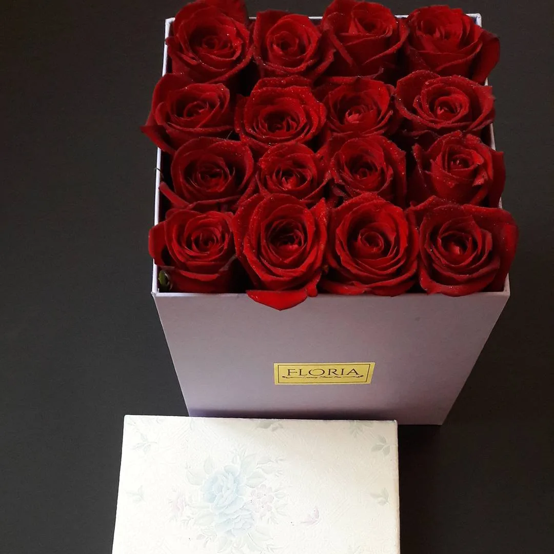 باکس گل رز قرمز