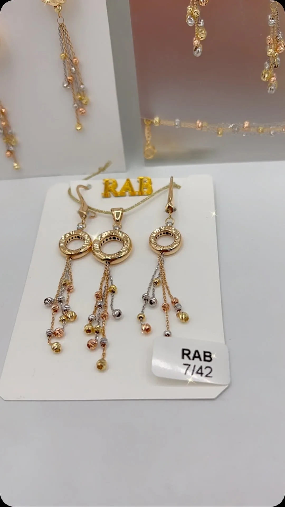 ست گوشواره و آویز طلا