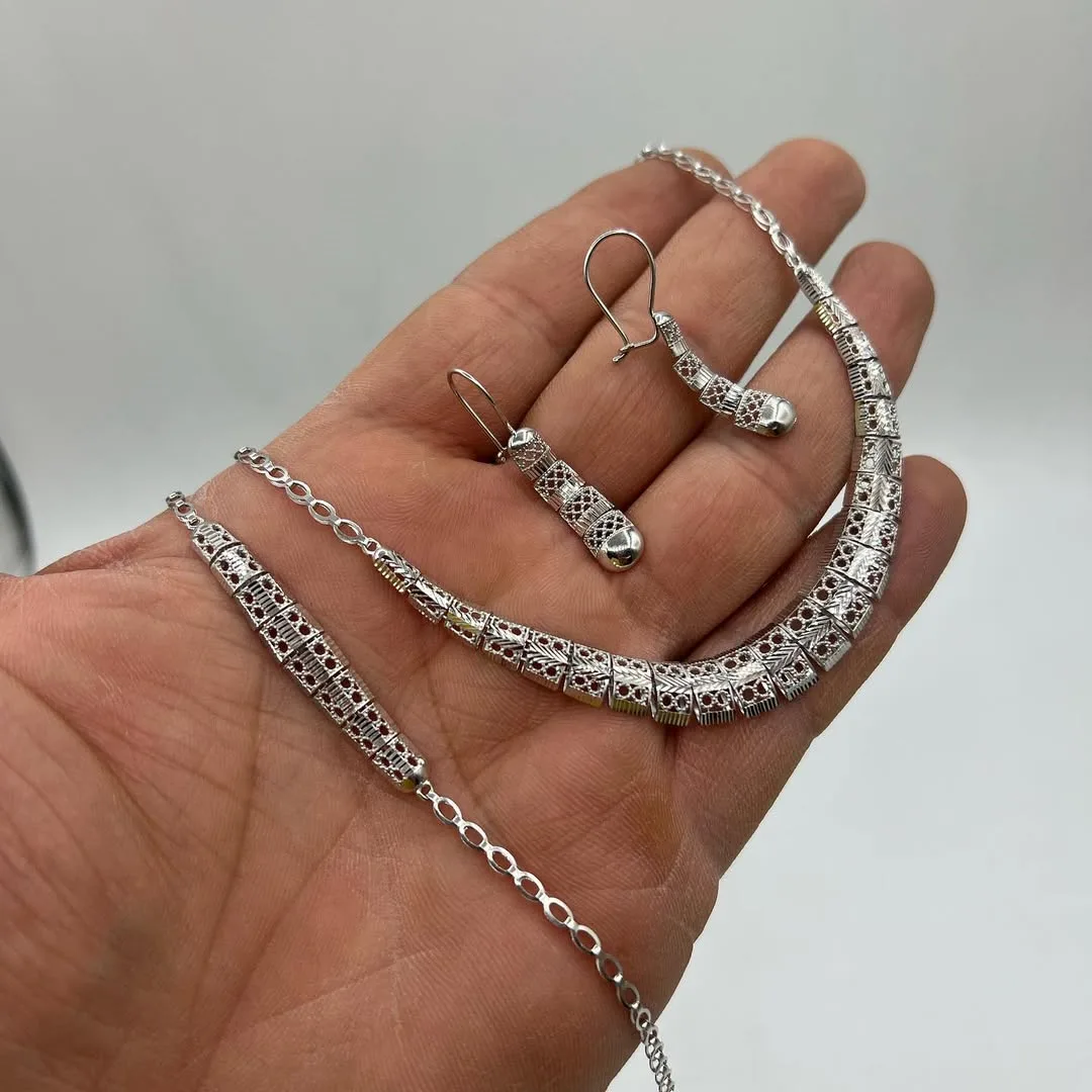 ست گردنبند و گوشواره طلا — عکس ۲