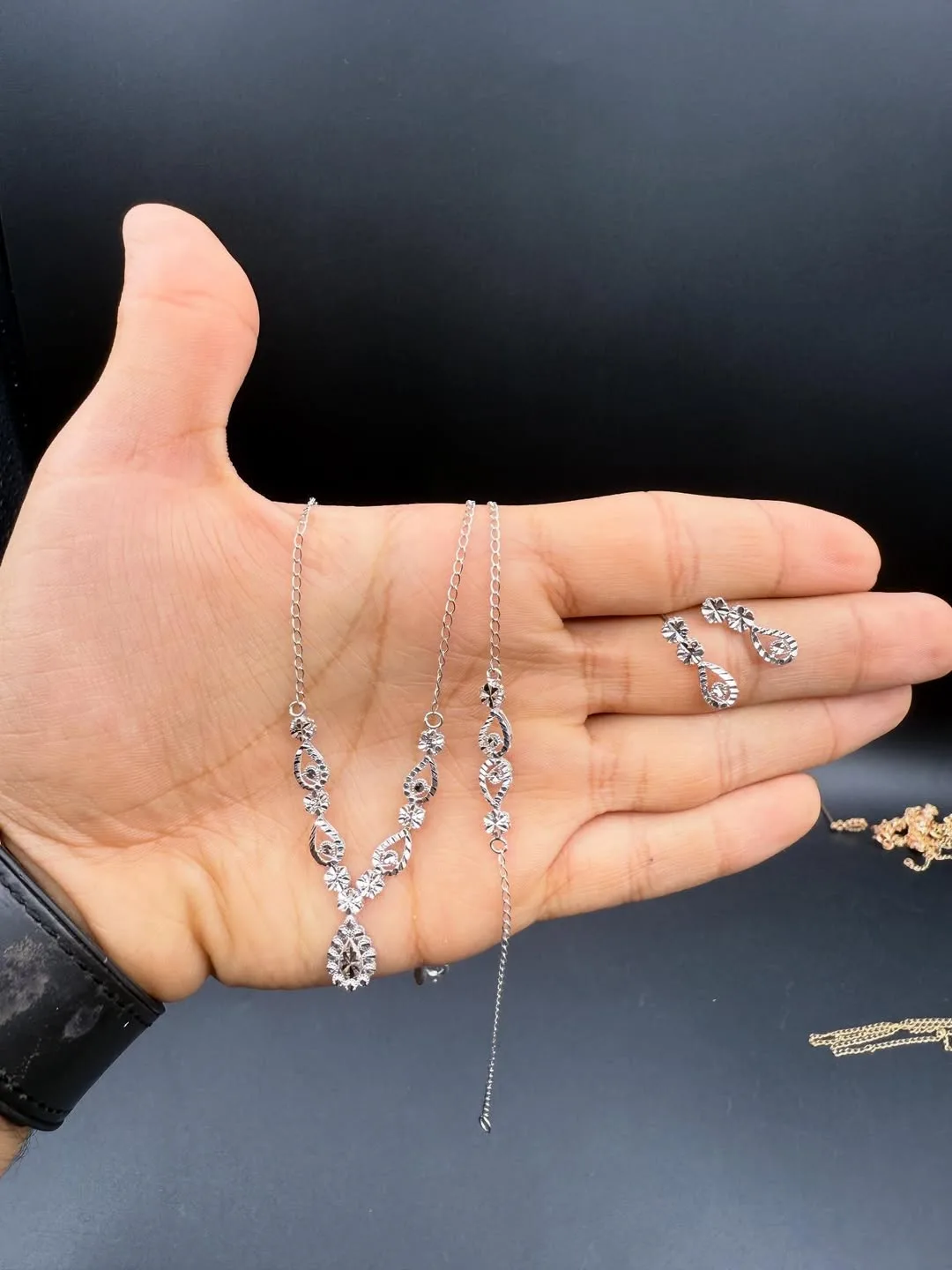 سرویس طلا سبک کادویی — عکس ۳