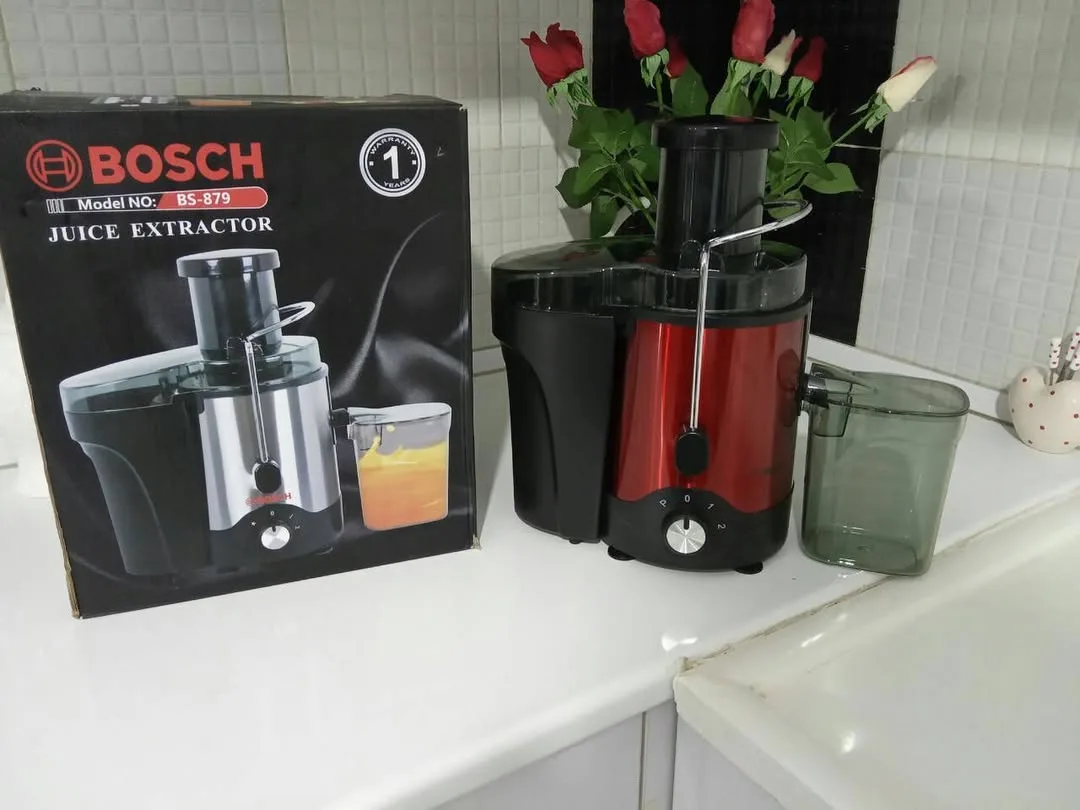 آبمیوه‌گیری تک کاره بوش، رنگ قرمز، مشکی و نقره‌ای، جنس استیل و پلاستیک، برقی