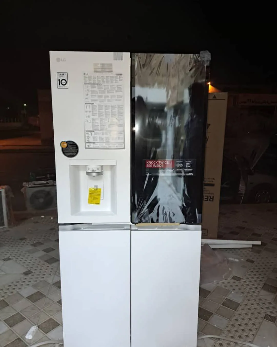 یخچال ساید بای ساید ۳۰ فوت مدل X29 ال‌جی، رنگ سفید و مشکی، جنس استیل و شیشه، چهار درب، اینستاویو