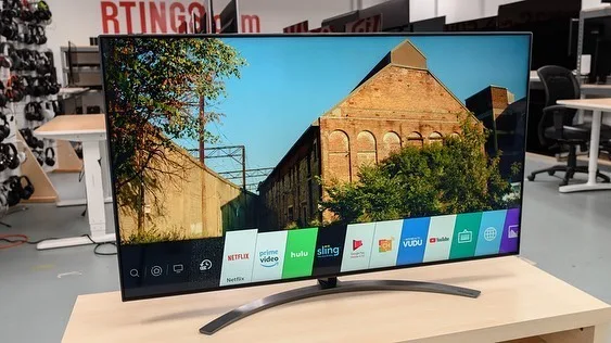 تلویزیون ال جی سری ۹ 4K، رنگ مشکی، جنس پلاستیک و شیشه، ال‌سی‌دی