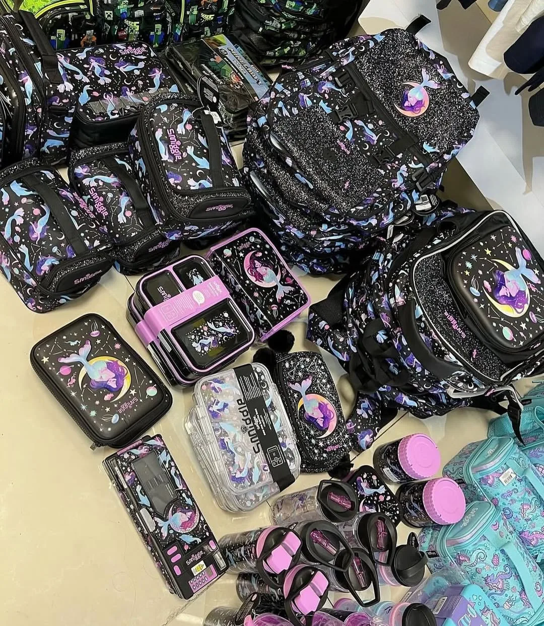 ست کوله و قمقمه اسمیگل Smiggle