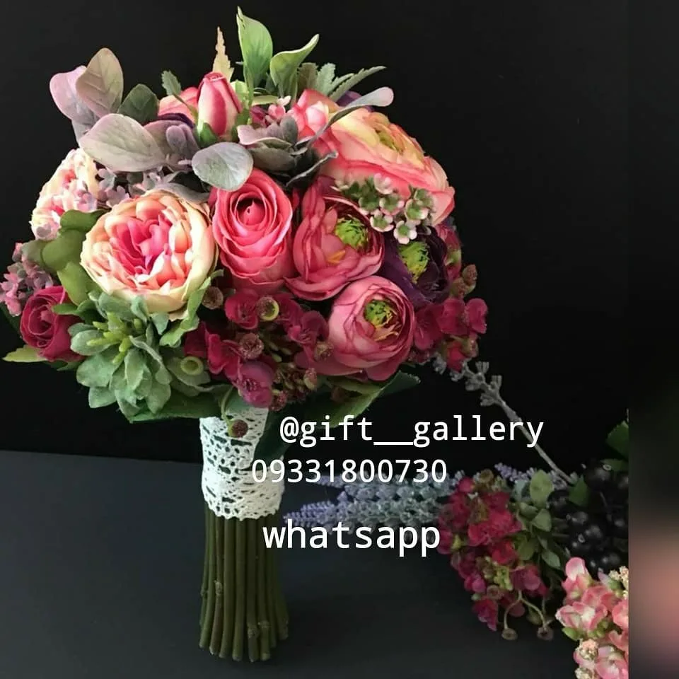 دسته گل عروس مصنوعی، رنگ صورتی، سرخابی و سبز، دسته گل و گل جیبی