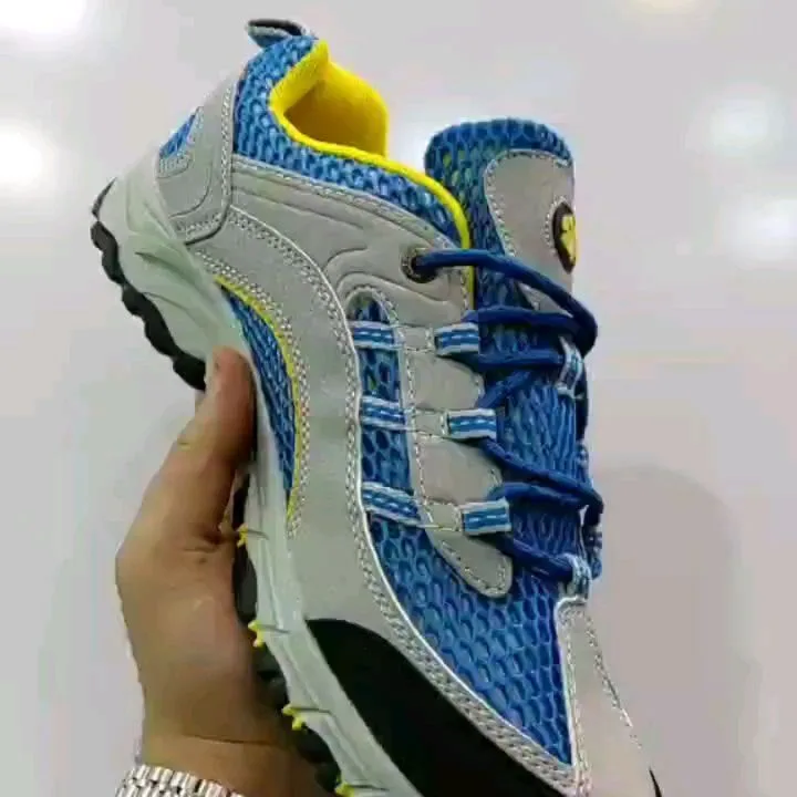 کتانی تابستانه اوت‌دور outdoor، رنگ آبی، طوسی، زرد و مشکی، کتانی بندی اسپرت