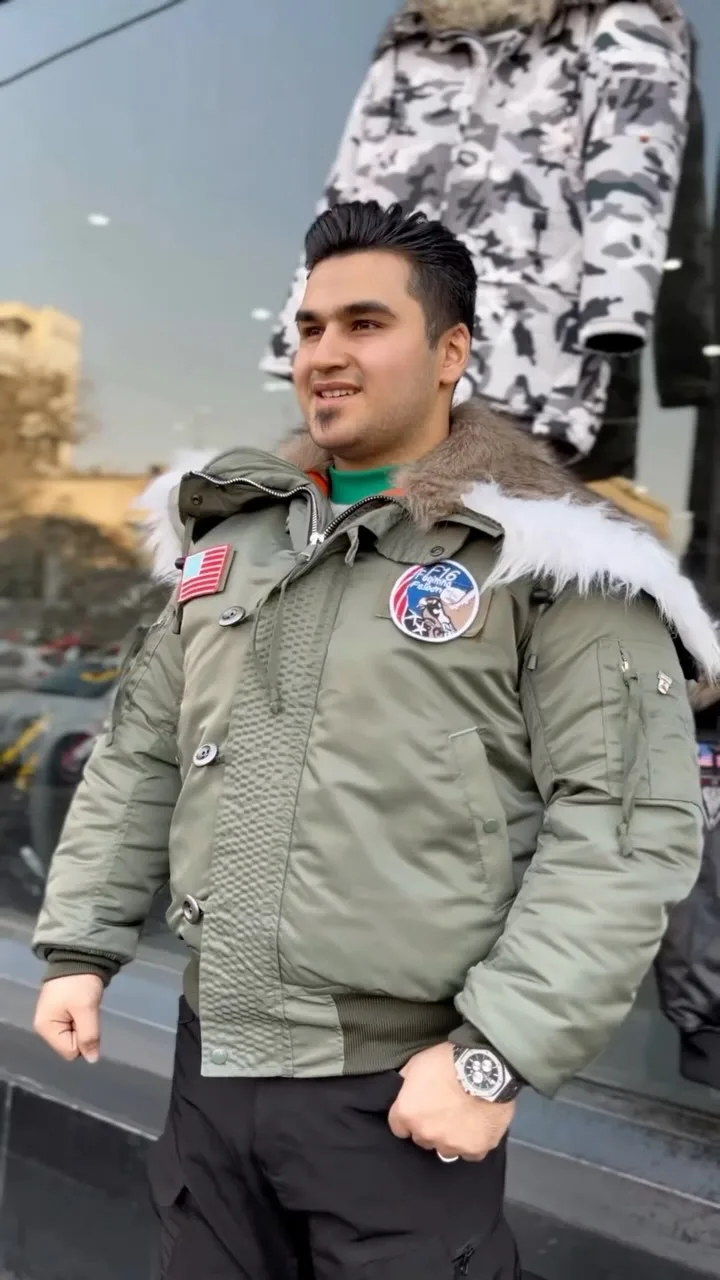 کاپشن خلبانی، رنگ سبز و سفید، جنس خز، کاپشن کلاهدار کوتاه