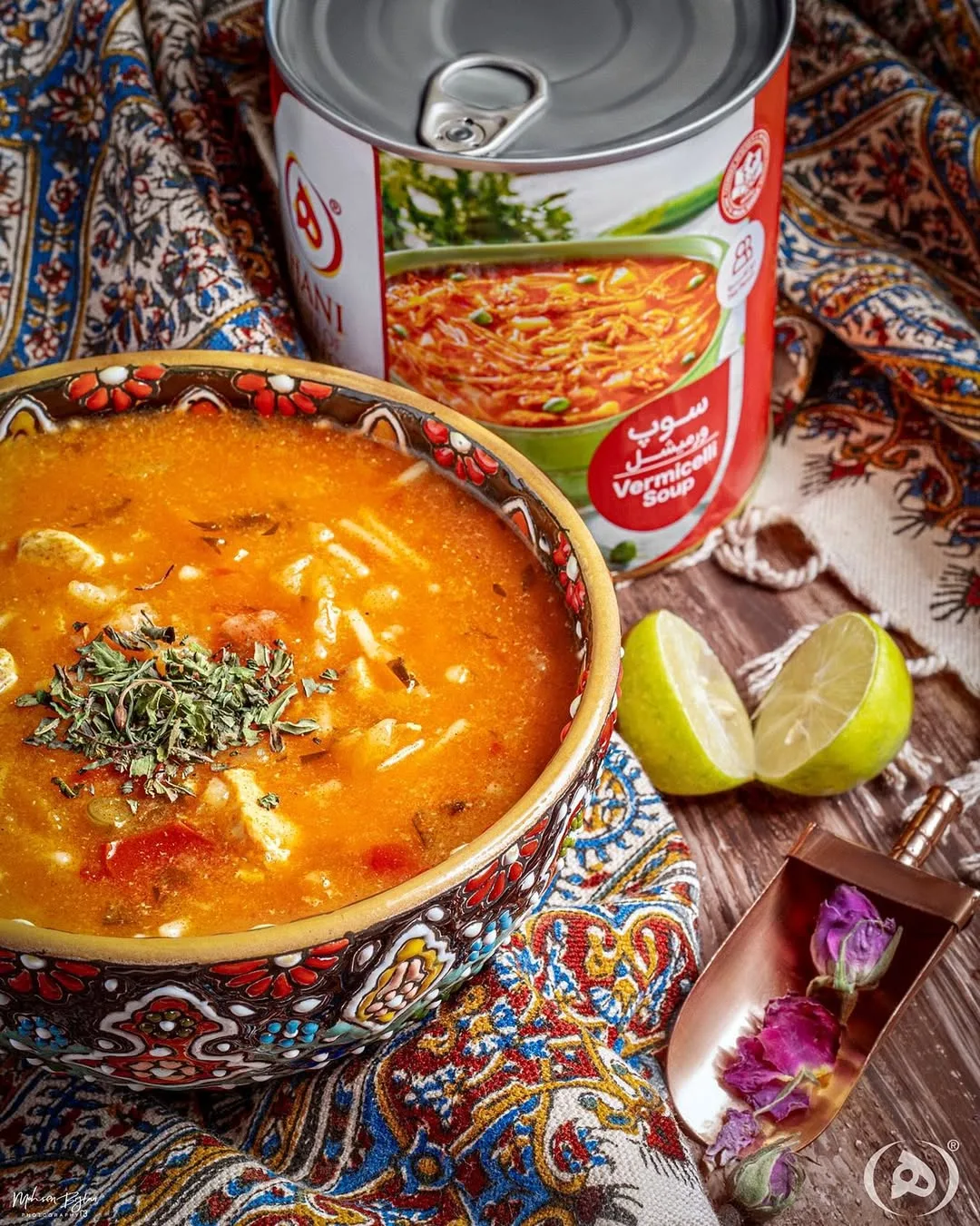 کنسرو سوپ ورمیشل هانی، رنگ قرمز، زرد و نارنجی