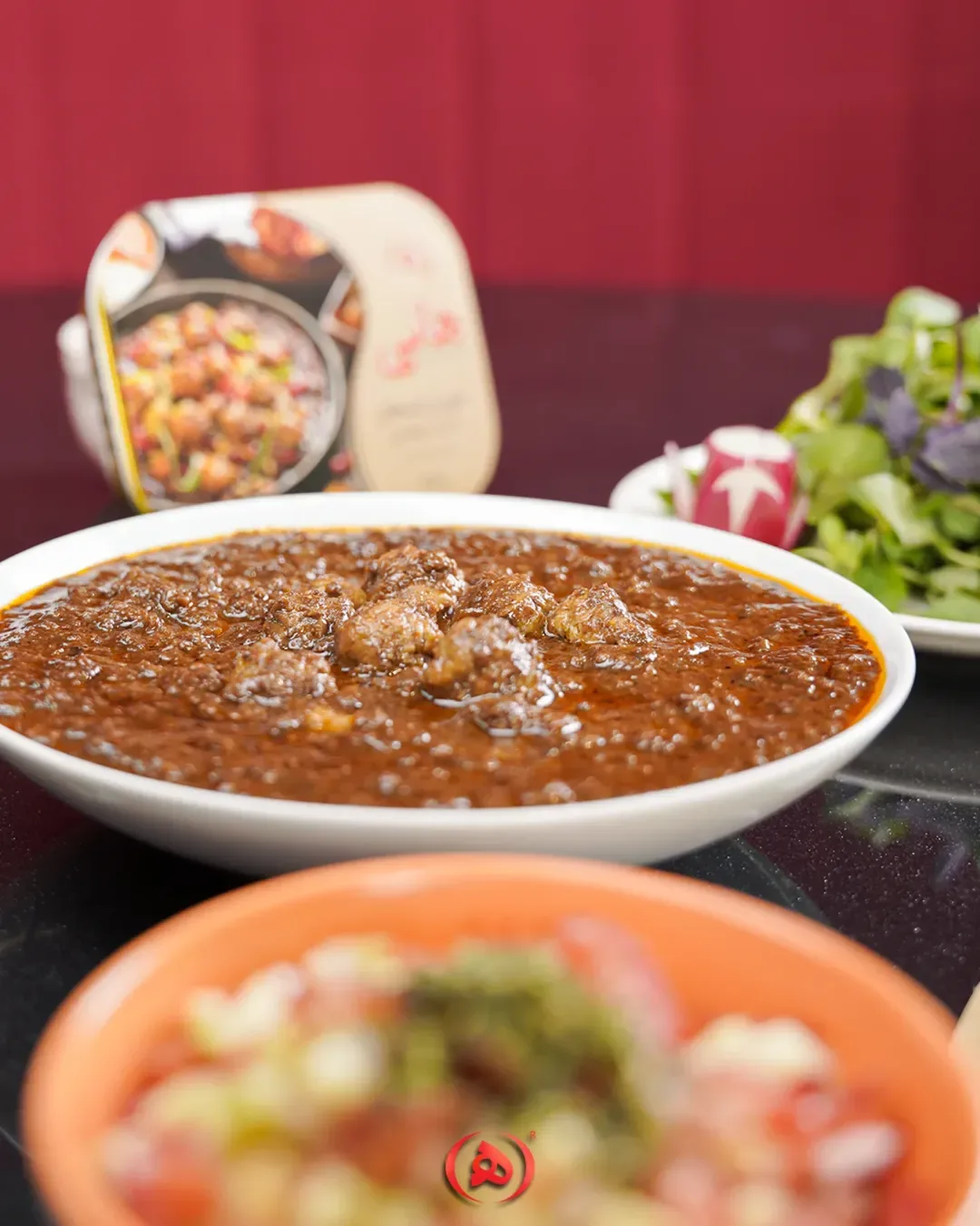 خورش فسنجان با گوشت کوفته‌ای هانی، رنگ قهوه‌ای