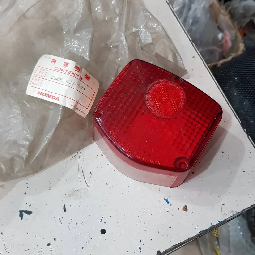 طلق خطر هوندا XL250S، رنگ قرمز، جنس پلاستیک، طلق پلاستیکی قرمز