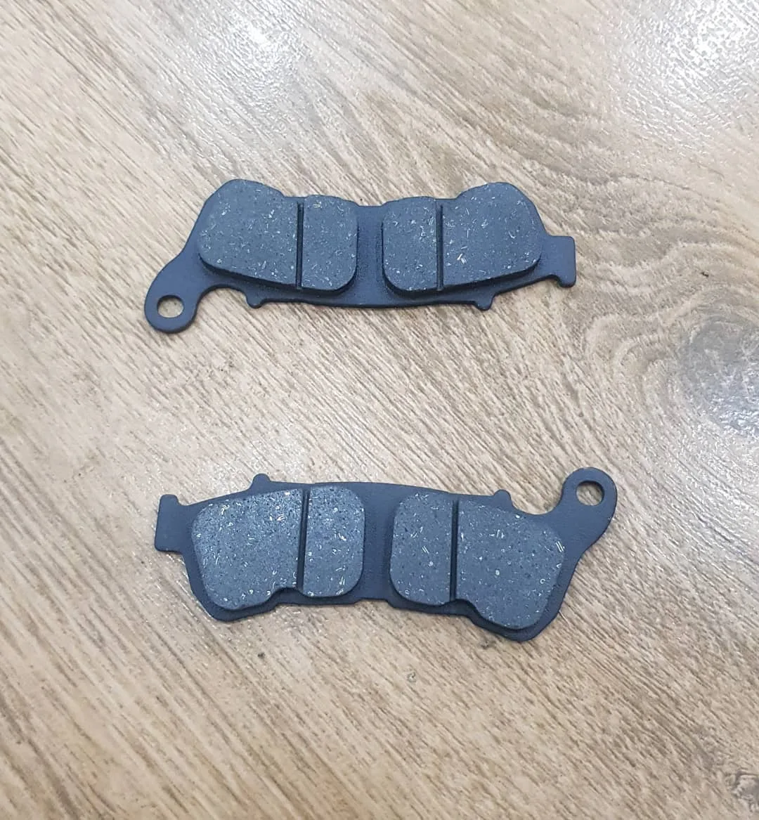 لنت جلو ABS هوندا CB1300، رنگ مشکی و خاکستری، جنس فلز و پلاستیک، قطعات موتور سیکلت