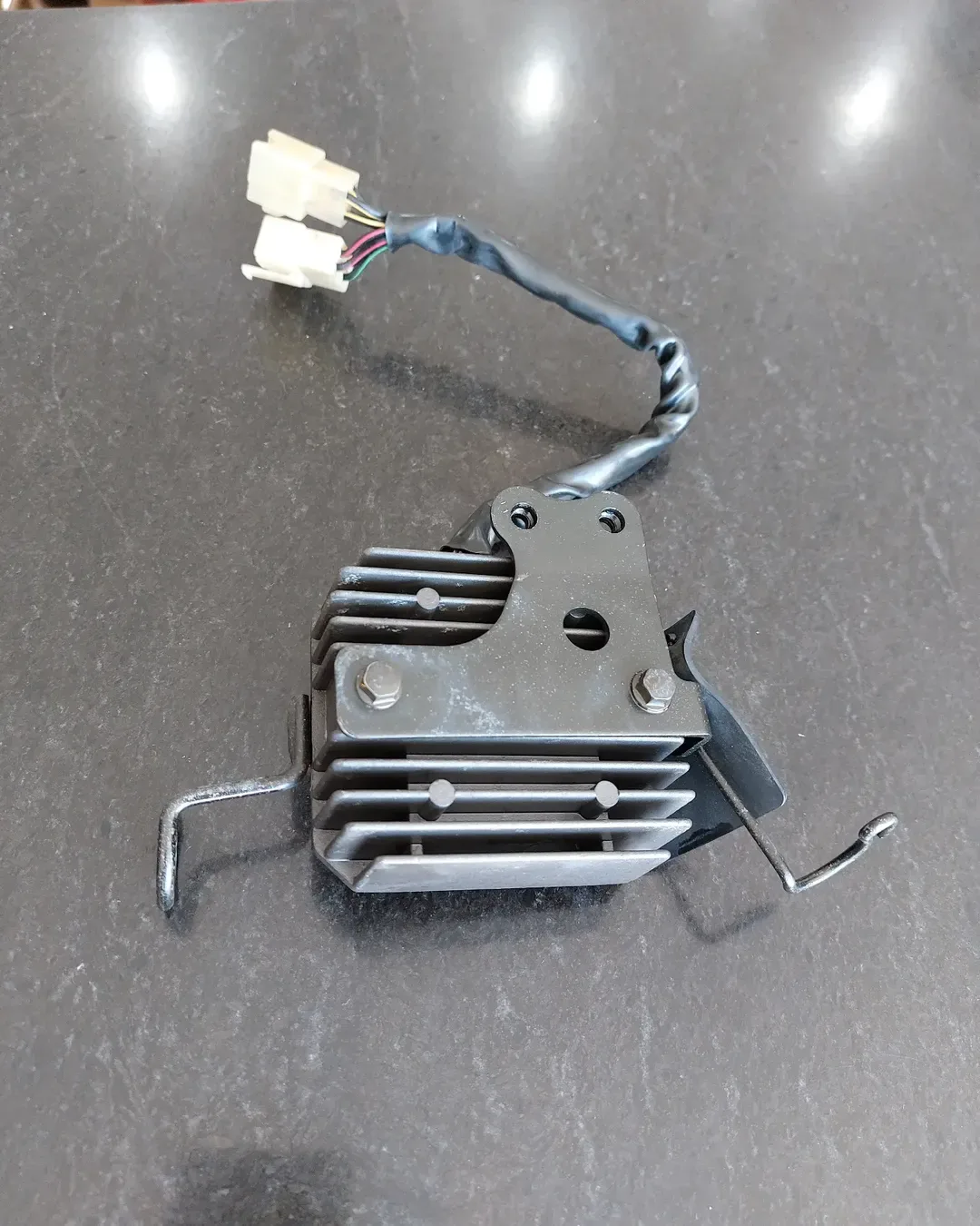 شارژر CB1300 کاربرات